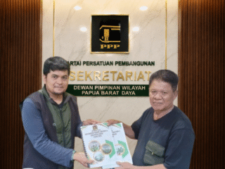 Ruslan Rasid Serahkan Laporan Hasil Musyawarah Cabang Kabupaten Tambrauw dan Kabupaten Sorong