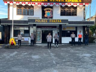 Inovasi Layanan Publik: Polres Fakfak Permudah Pembuatan SKCK, Kini Cukup Daftar Lewat Smartphone