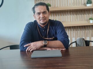 Hipokrisi: Anatomi Politik Moralis dan Ujian bagi Kepercayaan Publik