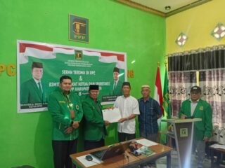 Terima SK Kepengurusan, Ketua DPC PPP Kota Sorong H. Syamsuddin Pawelloi Targetkan Rebut Kembali Kursi di Parlemen