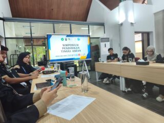 Dari Semenanjung Malaya ke Tanah Pasundan: Sukses Kolaborasi PERMATA UKM dan SEAAM di ASEAN Symposium